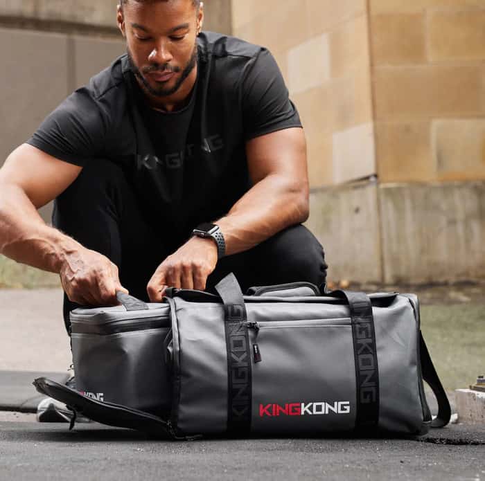 King Kong Apparel Zone 28 Duffel wit an athlete 6