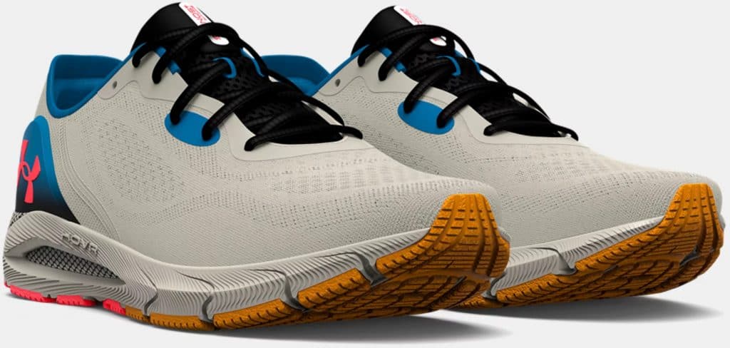 Under Armour Womens UA HOVR Sonic 5 Sporting Pursuit Running Shoes quarter view